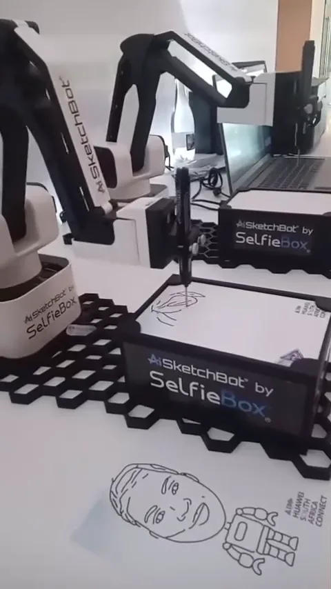 Huawei South Africa SketchBot activation by SelfieBox