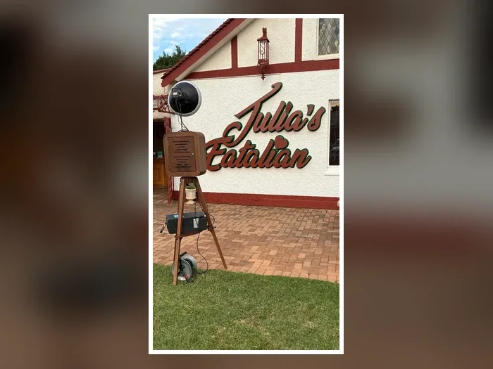 Retro Pod photobooth for Valentine's celebration at Julia's Eatalian Restaurant in Potchefstroom North West