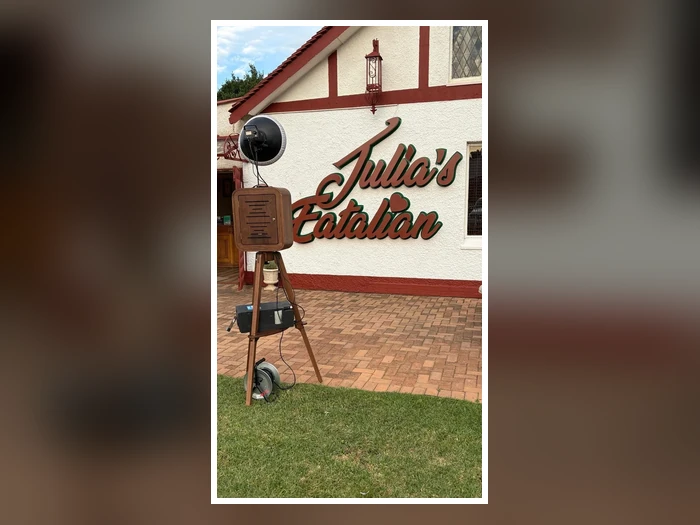 Retro Pod photobooth for Valentine's celebration at Julia's Eatalian Restaurant in Potchefstroom North West