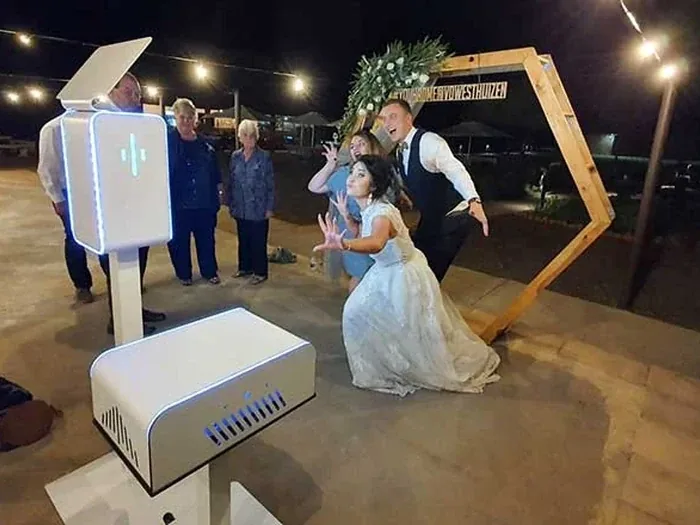Wedding photo booth and beautiful backdrop!